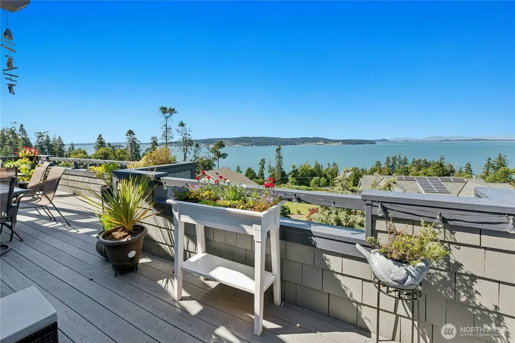 407 Vanderlin Drive Camano Island WA 98282