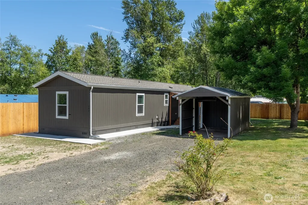 102 Sir Lancelot Way Castle Rock WA 98611