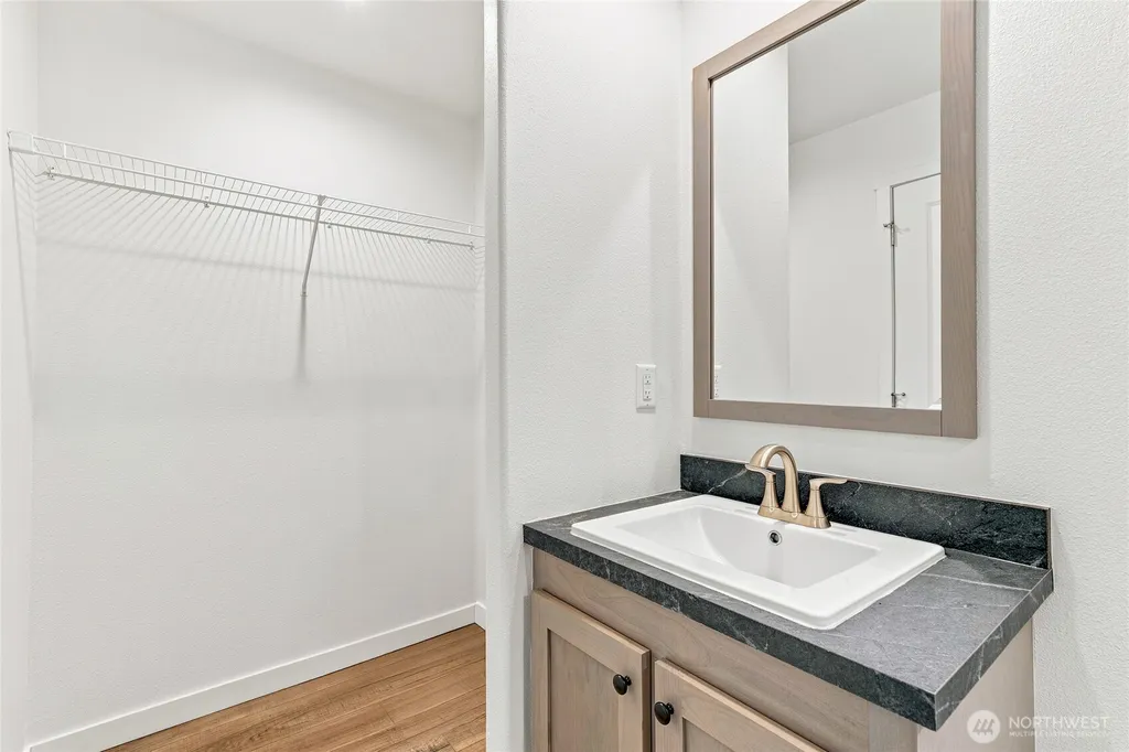 102 Sir Lancelot Way Castle Rock WA 98611