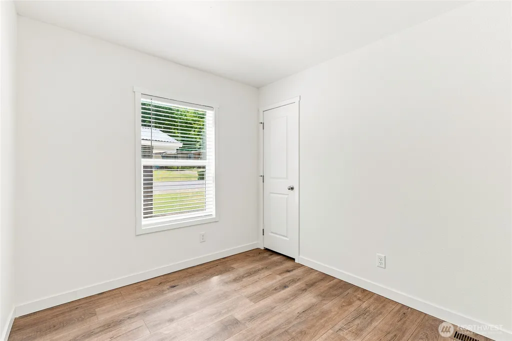 102 Sir Lancelot Way Castle Rock WA 98611