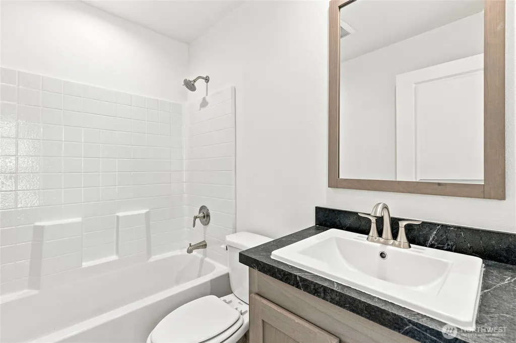 102 Sir Lancelot Way Castle Rock WA 98611