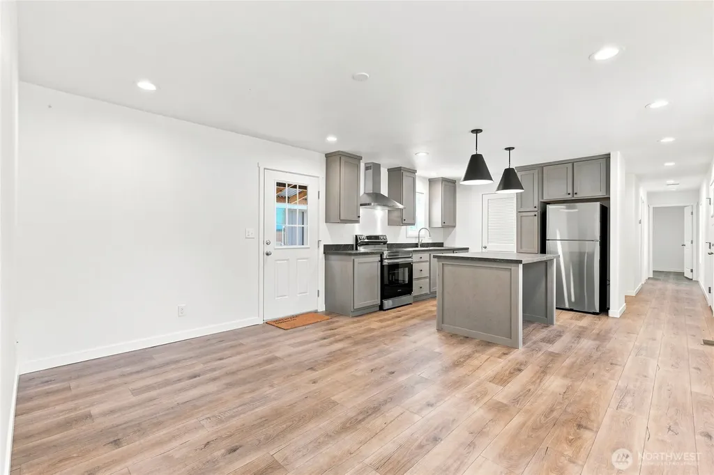 102 Sir Lancelot Way Castle Rock WA 98611