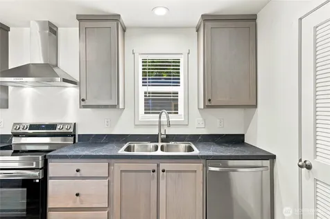 102 Sir Lancelot Way Castle Rock WA 98611