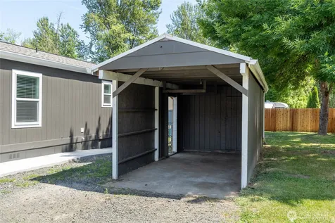 102 Sir Lancelot Way Castle Rock WA 98611