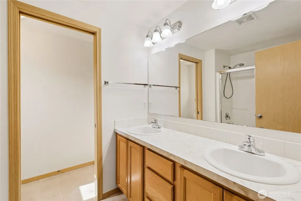 4538 20th Way NE Olympia WA 98516