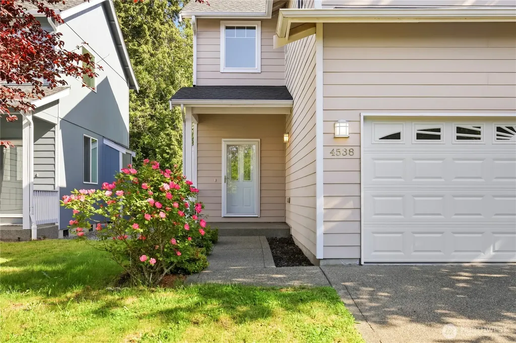 4538 20th Way NE Olympia WA 98516