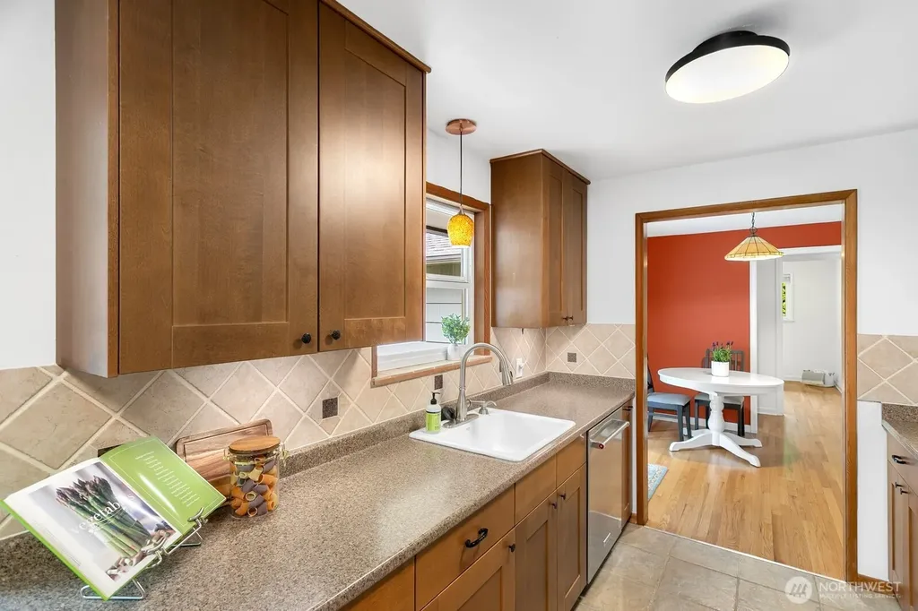 16915 22nd Avenue SW Burien WA 98166