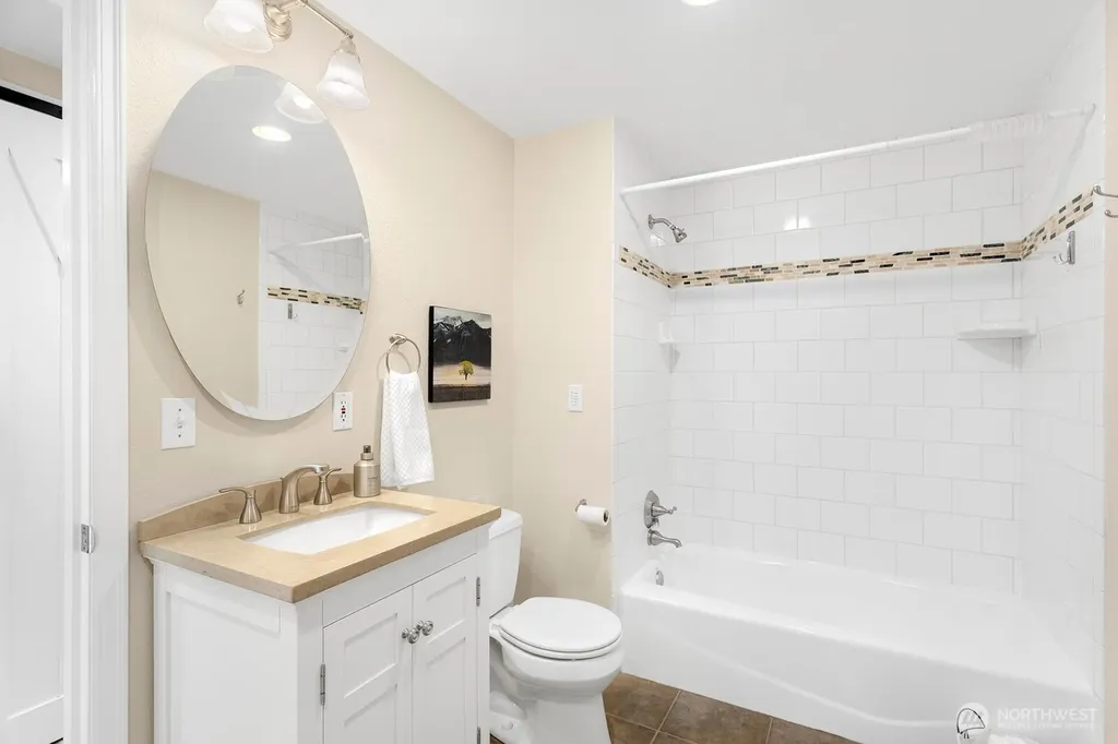 16915 22nd Avenue SW Burien WA 98166