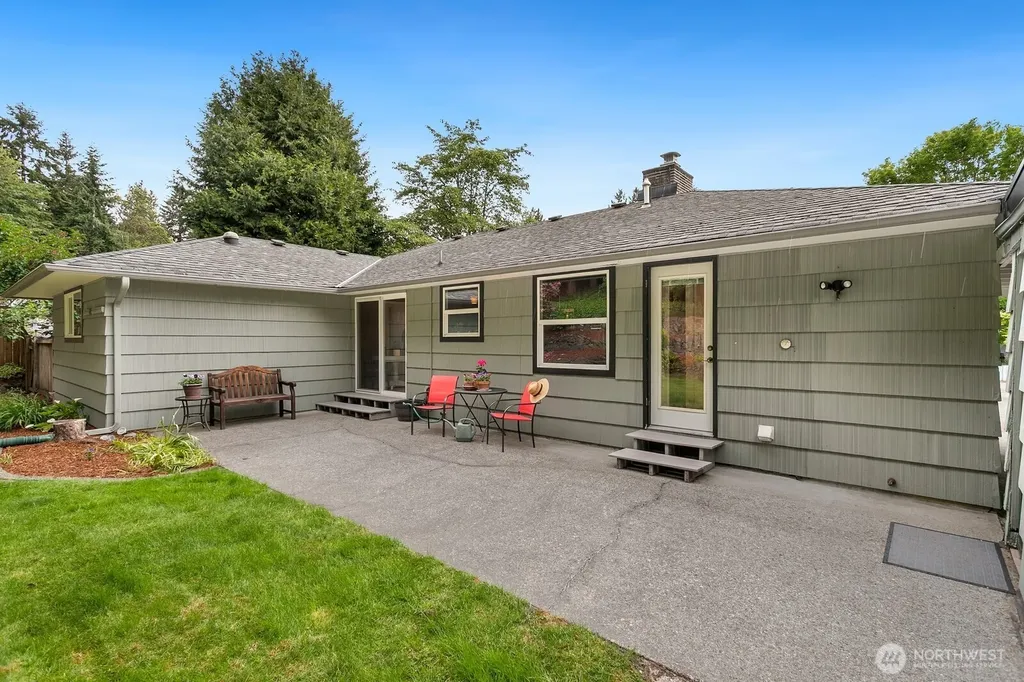 16915 22nd Avenue SW Burien WA 98166