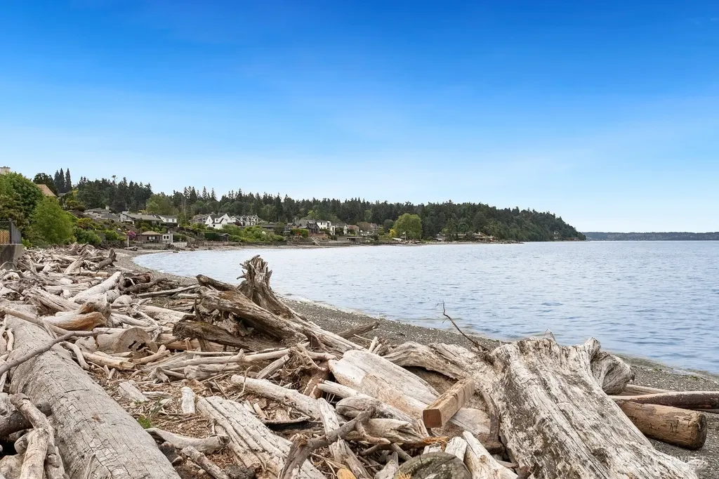 16915 22nd Avenue SW Burien WA 98166