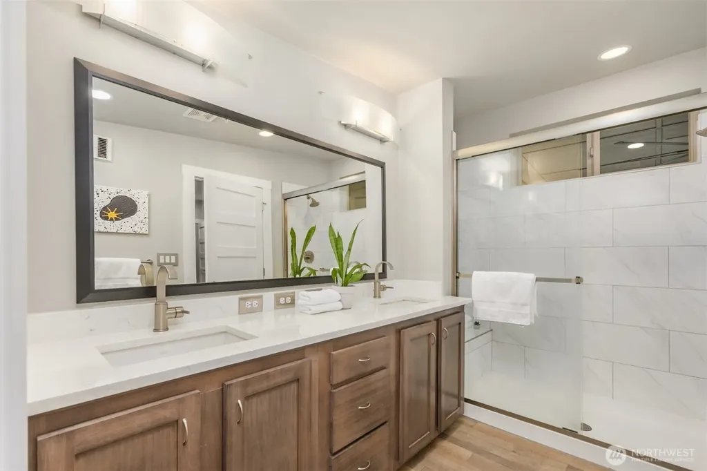 9720 NE Lofgren Road Bainbridge Island WA 98110