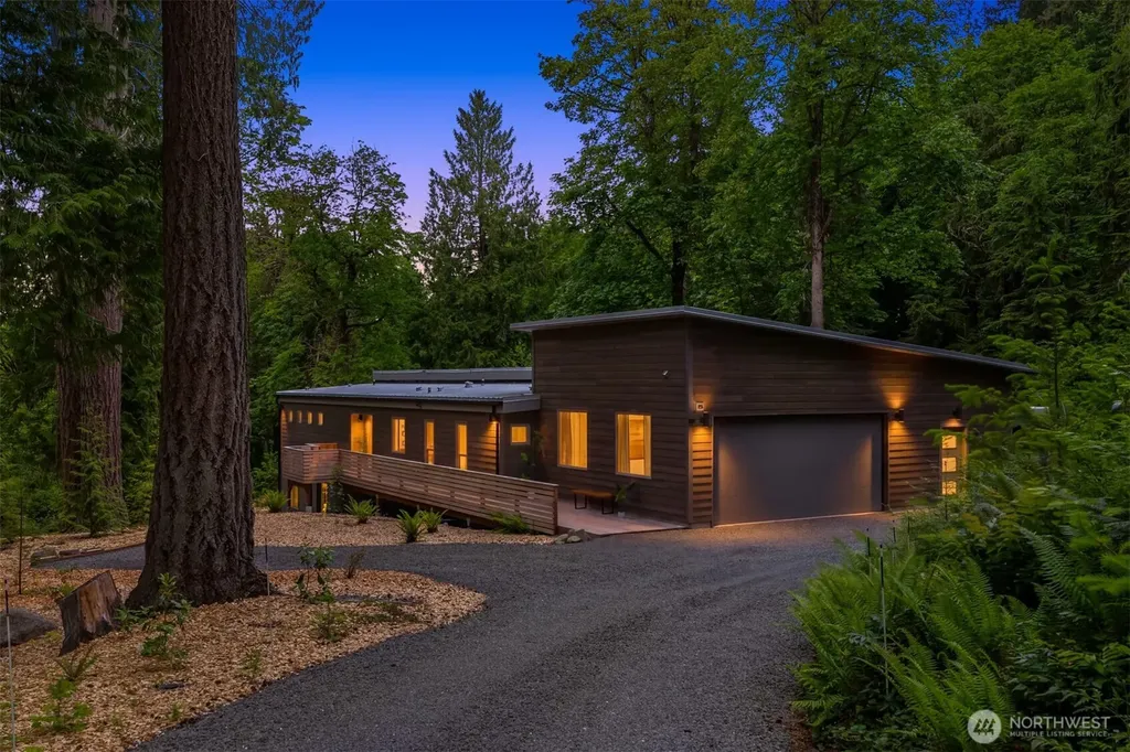 9720 NE Lofgren Road Bainbridge Island WA 98110