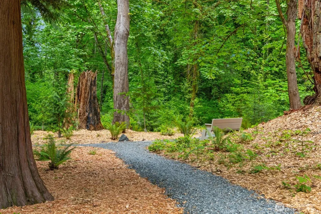 9720 NE Lofgren Road Bainbridge Island WA 98110