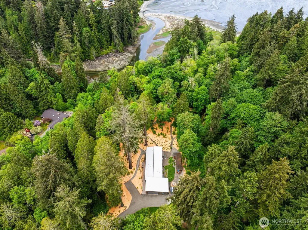 9720 NE Lofgren Road Bainbridge Island WA 98110