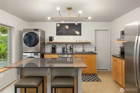 9720 NE Lofgren Road Bainbridge Island WA 98110