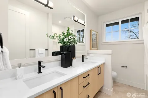 3032 NE Blakeley Street Seattle WA 98105