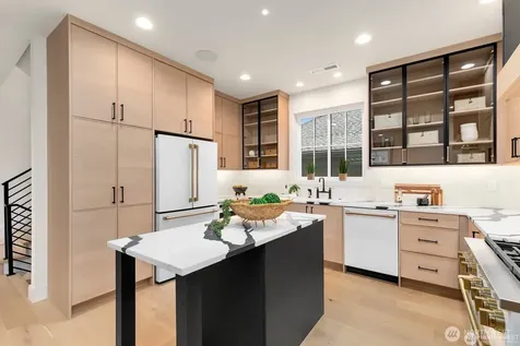 3032 NE Blakeley Street Seattle WA 98105