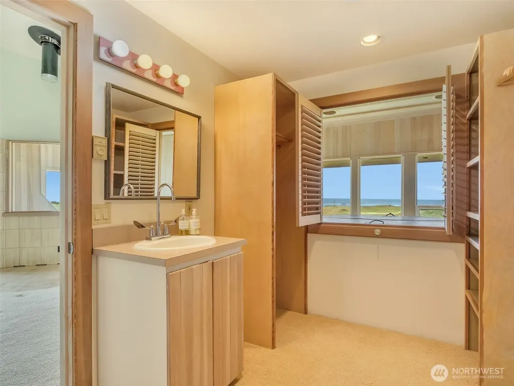 35601 G Street Ocean Park WA 98640