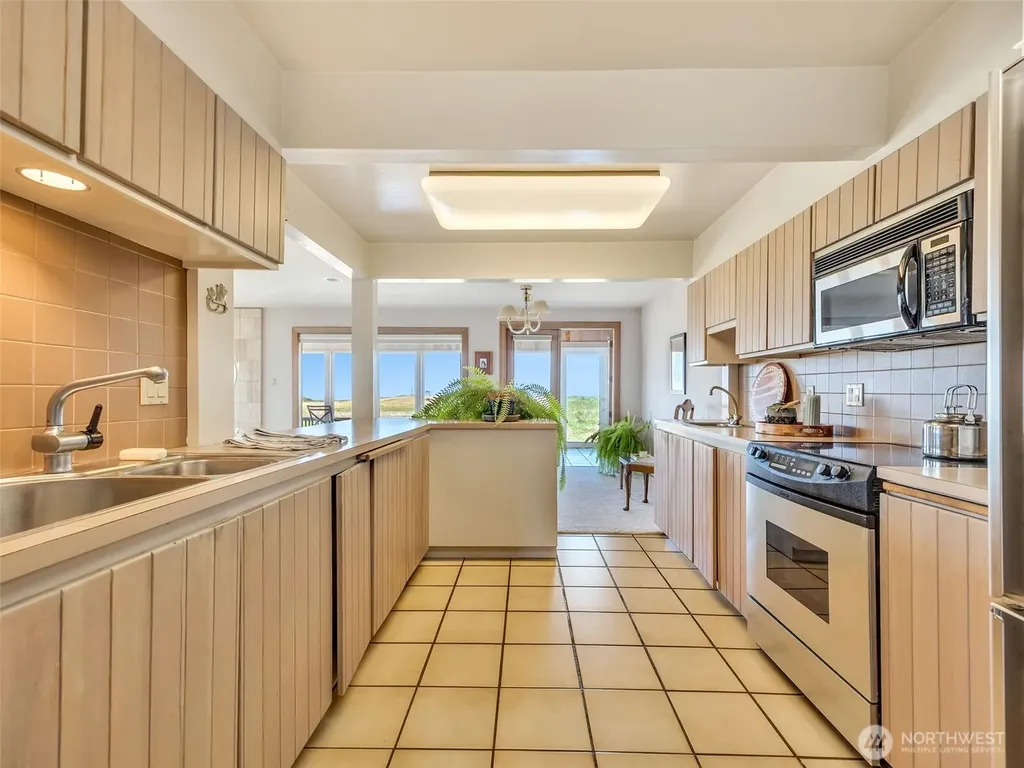 35601 G Street Ocean Park WA 98640