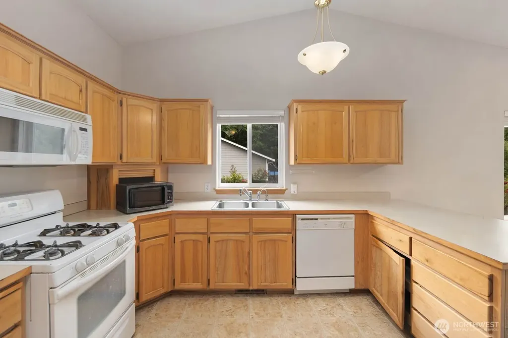 2220 Williams Road Oak Harbor WA 98177