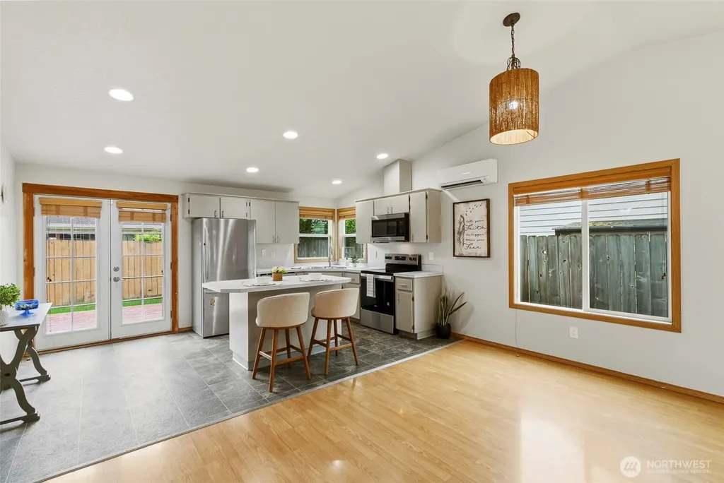 106 Balboa Loop Kelso WA 98626