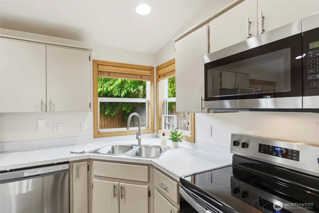 106 Balboa Loop Kelso WA 98626