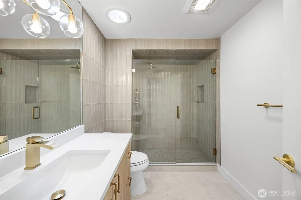 121 W Winesap Road Bothell WA 98012
