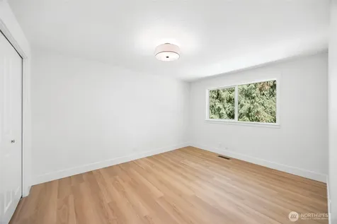 121 W Winesap Road Bothell WA 98012
