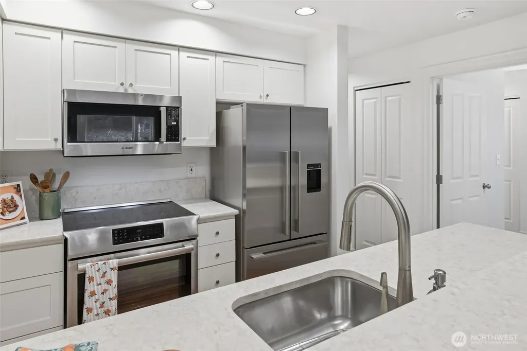215 20th Avenue E Seattle WA 98112