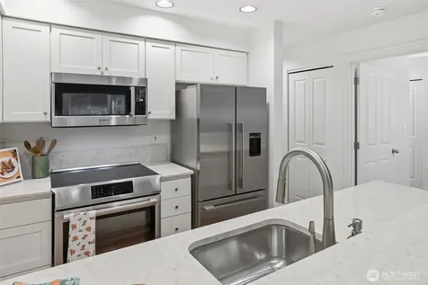 215 20th Avenue E Seattle WA 98112