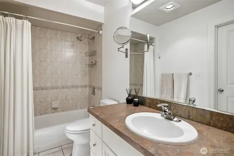 215 20th Avenue E Seattle WA 98112