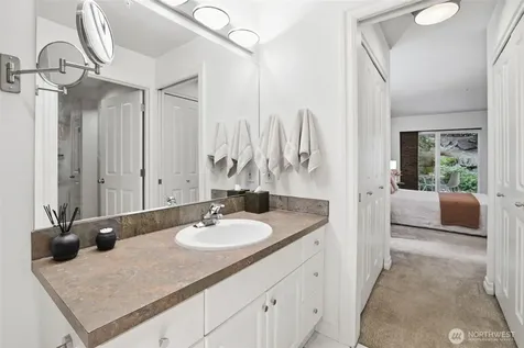215 20th Avenue E Seattle WA 98112