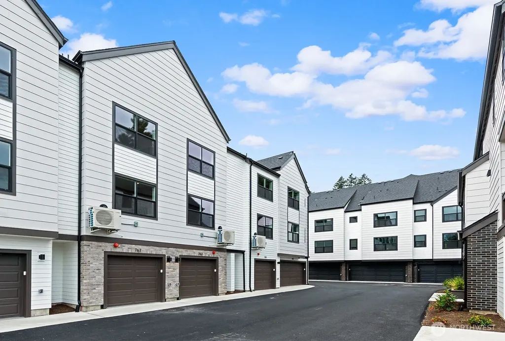 767 7th Avenue NW Issaquah WA 98027
