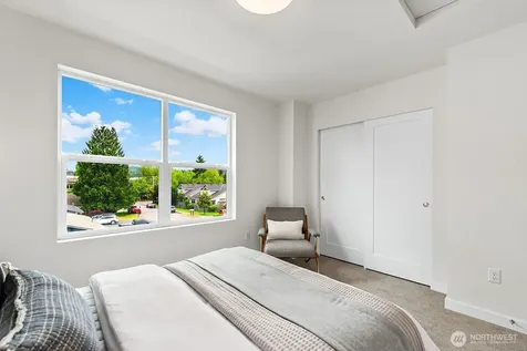 767 7th Avenue NW Issaquah WA 98027
