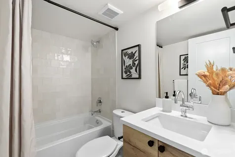 767 7th Avenue NW Issaquah WA 98027