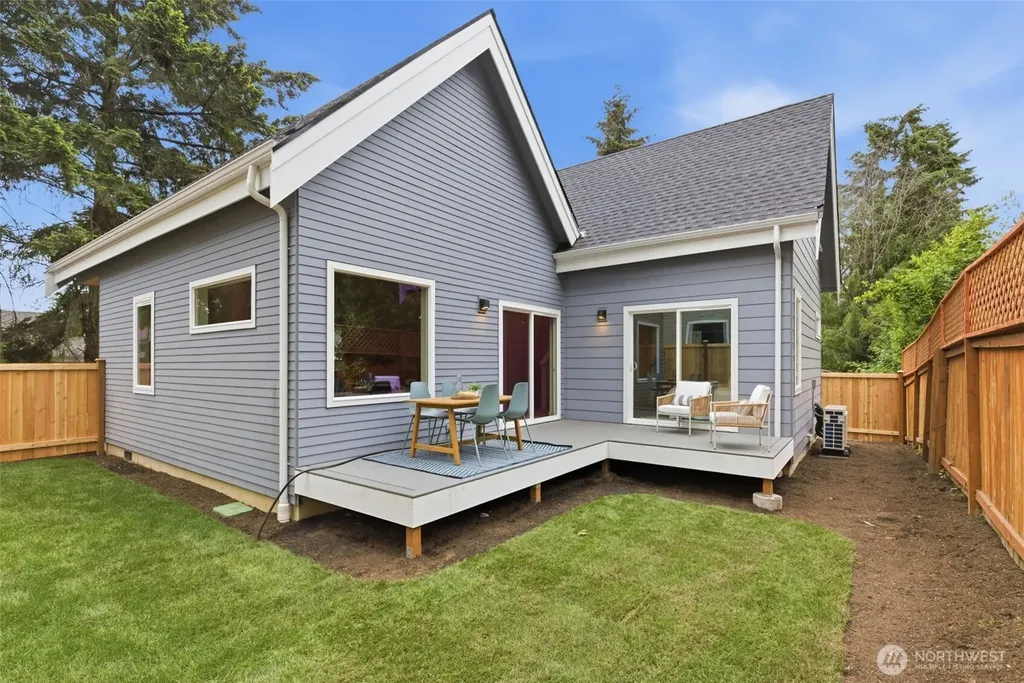 11737 40th Avenue NE Seattle WA 98125