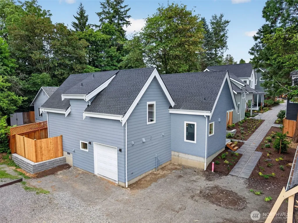 11737 40th Avenue NE Seattle WA 98125
