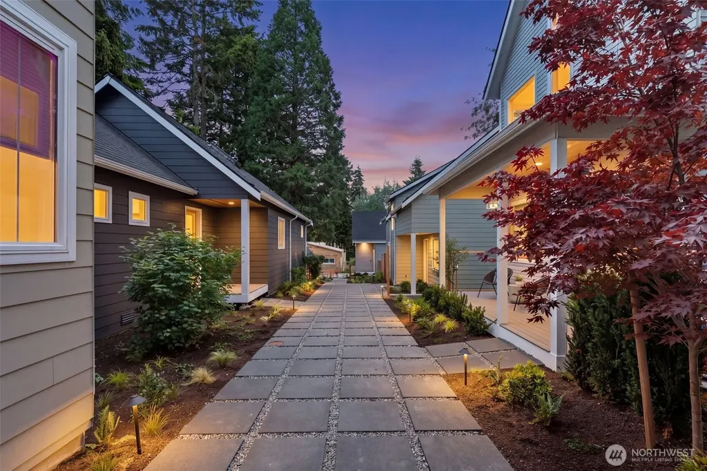 11737 40th Avenue NE Seattle WA 98125