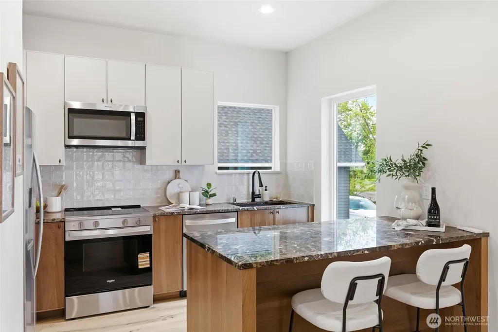 11737 40th Avenue NE Seattle WA 98125
