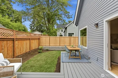 11737 40th Avenue NE Seattle WA 98125