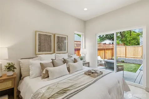 11737 40th Avenue NE Seattle WA 98125