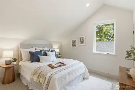 11737 40th Avenue NE Seattle WA 98125