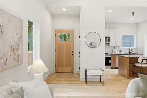 11737 40th Avenue NE Seattle WA 98125