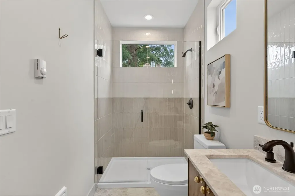 11737 40th Avenue NE Seattle WA 98125