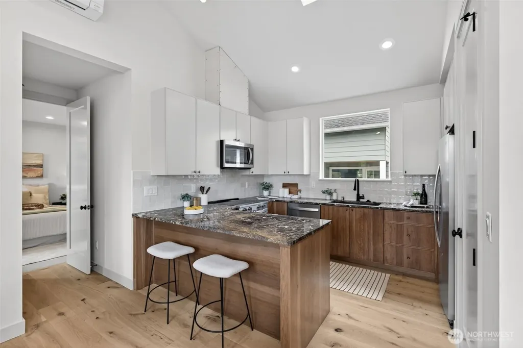 11737 40th Avenue NE Seattle WA 98125