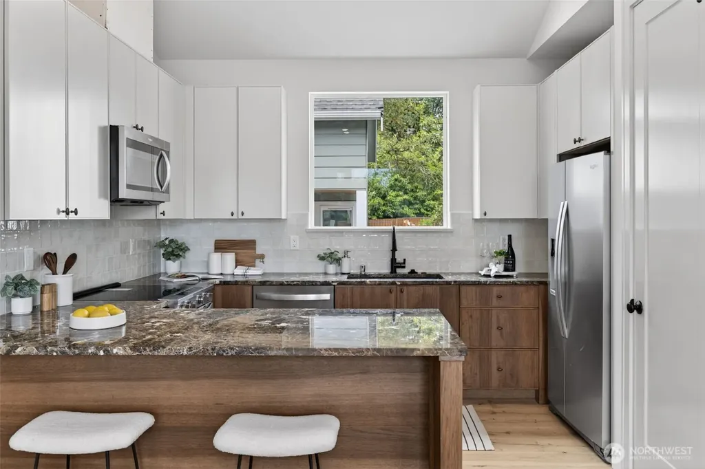 11737 40th Avenue NE Seattle WA 98125