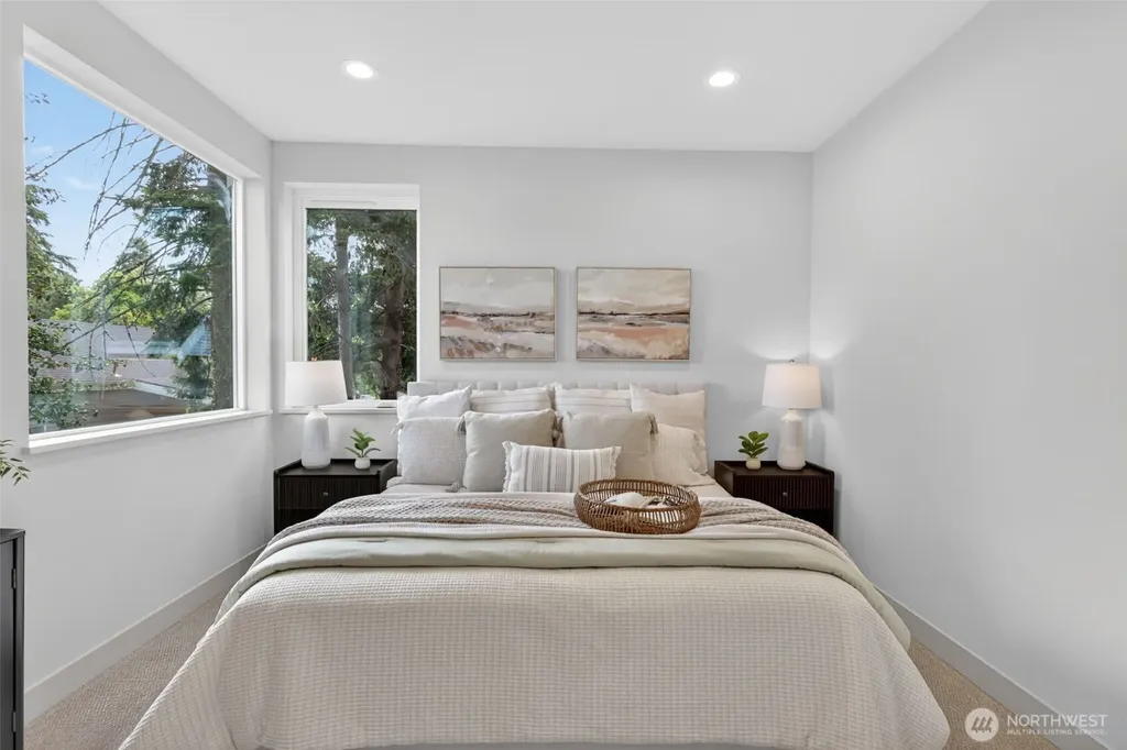 11737 40th Avenue NE Seattle WA 98125