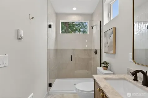 11737 40th Avenue NE Seattle WA 98125