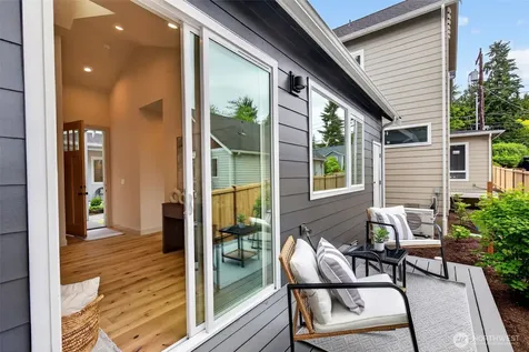 11737 40th Avenue NE Seattle WA 98125