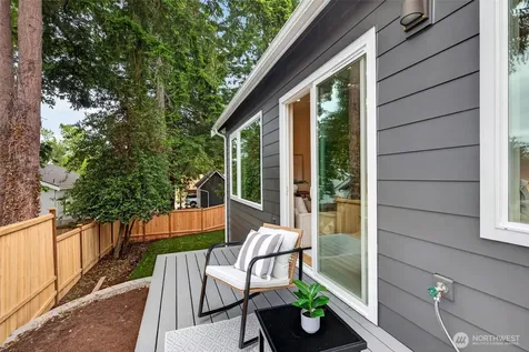 11737 40th Avenue NE Seattle WA 98125